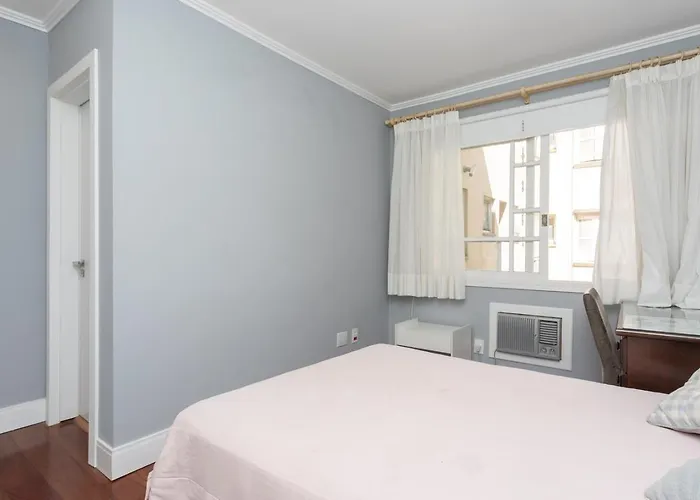 Apto 3 Quartos Com Churrasqueira Na Auxiliadora *